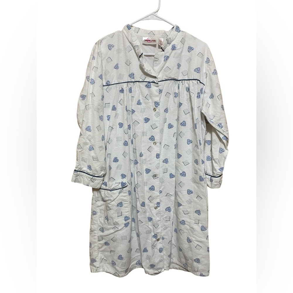Sleepless Nites Vintage Flannel Size Medium Snap Front House Coat Nightgown.